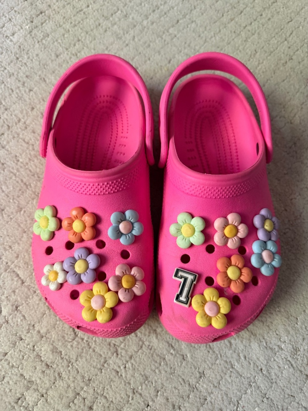 Girls Crocs Classic Clogs Pink Flower Charms  Slip On Shoes Size 3